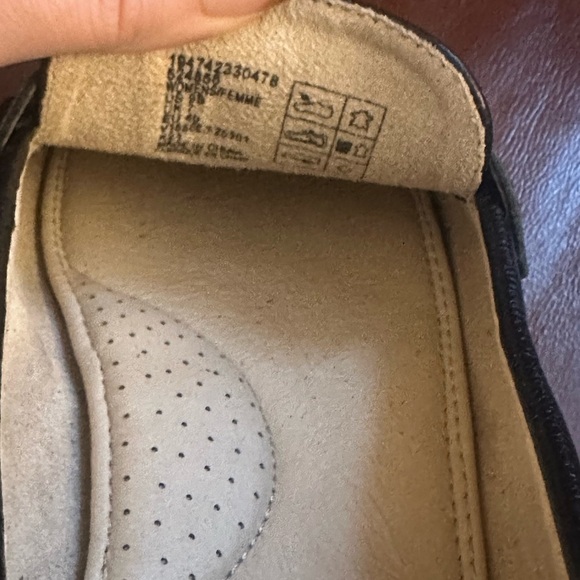 Lands’ End Black Leather Loafers - Picture 3 of 6